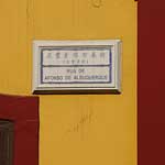Street signs in Chinese and Portuguese
